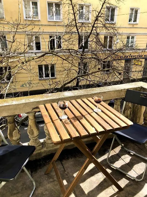 Wilcza 54: Central Private Apartment with Balcony Warsaw